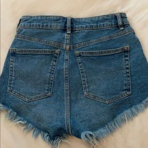Zara High-Waisted Jean shorts - Picture 2 of 3